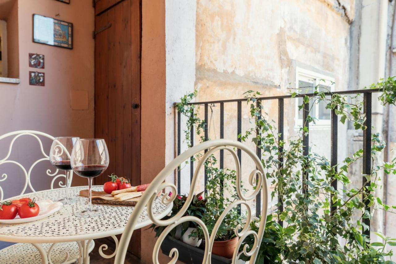 Domus Quiritum Charming, Appartamento D'Epoca A Campo De' Fiori Rom Eksteriør billede