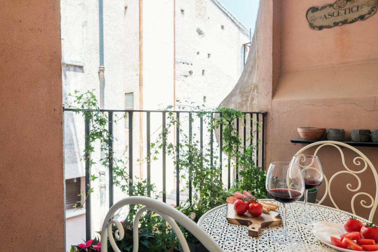 Domus Quiritum Charming, Appartamento D'Epoca A Campo De' Fiori Rom Eksteriør billede