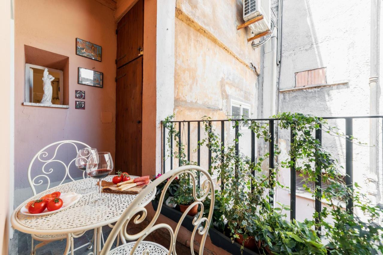 Domus Quiritum Charming, Appartamento D'Epoca A Campo De' Fiori Rom Eksteriør billede